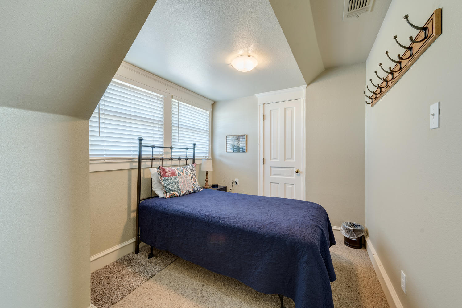 Main House Bedroom #2 - Nook (Afghan Pine)