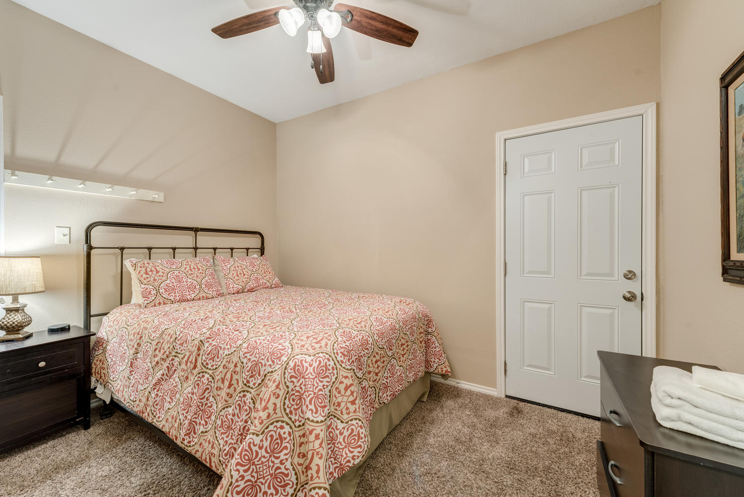 Pool House Bedroom #2 (Cedar)