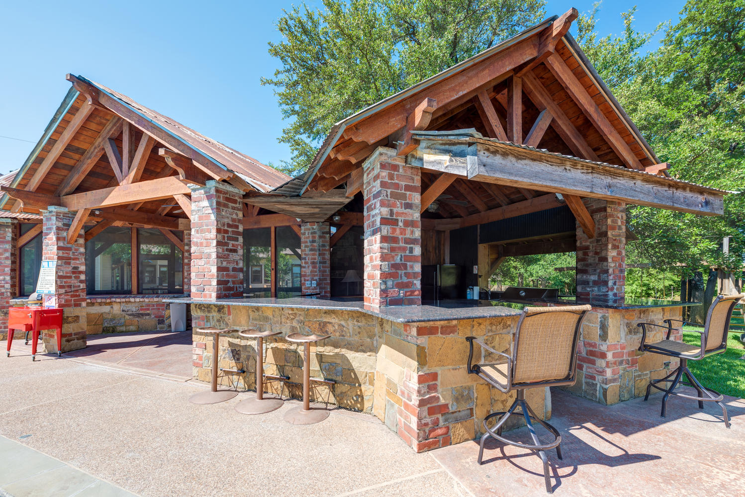 Outdoor Kitchen/Bar